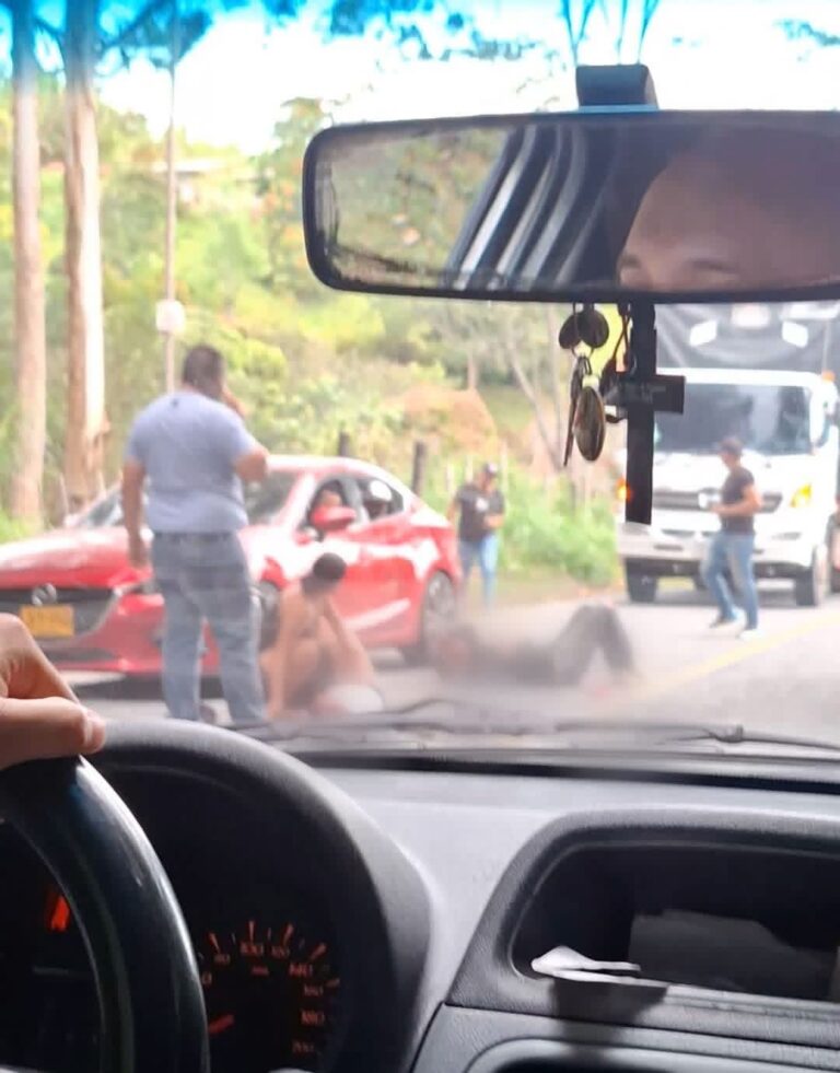 🚨 Dos personas resultaron heridas en accidente de tránsito en la vía Panamericana